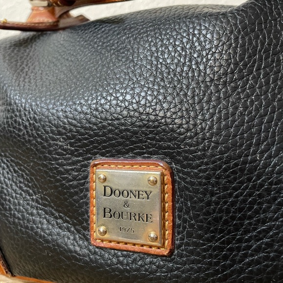 Dooney & Bourke leather tote/shoulder bag - Picture 2 of 12